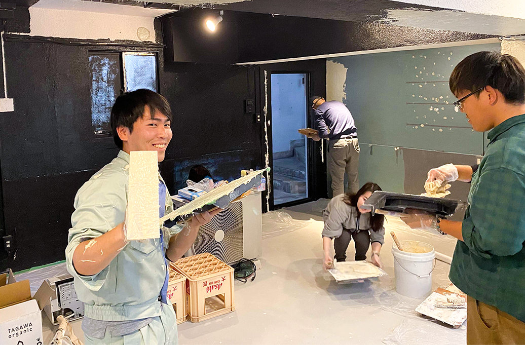 ユウアヒアさまのDIY漆喰を使用した壁
